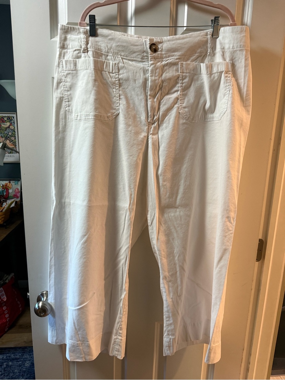Anthropologie White Cropped Capris